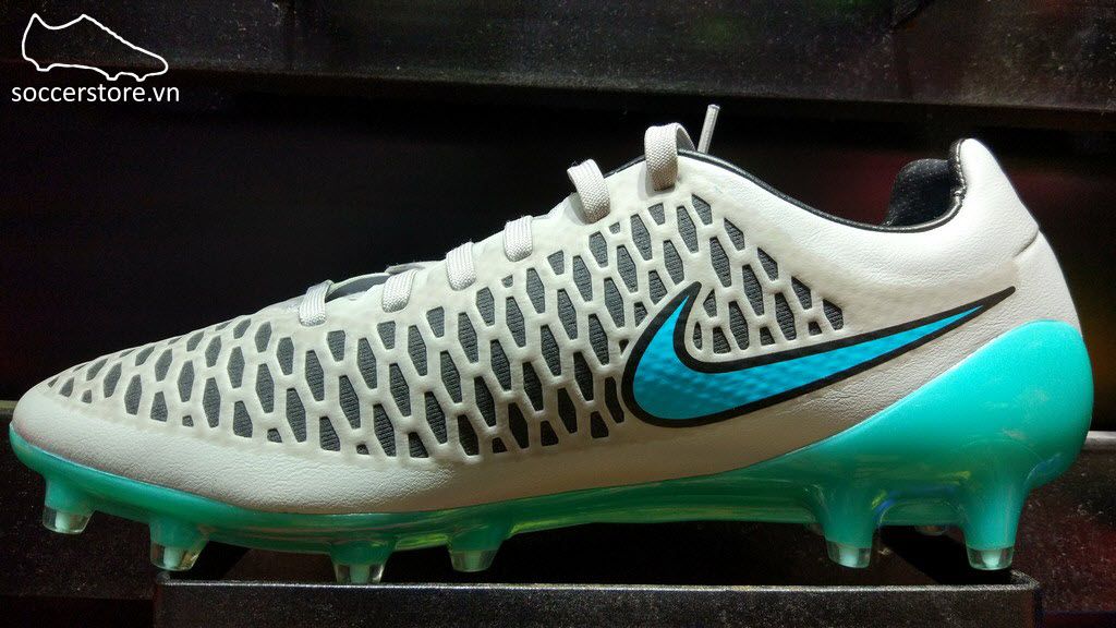 gray and blue magistas